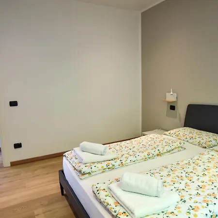 Casa Manu * برنزوني سول جاردا